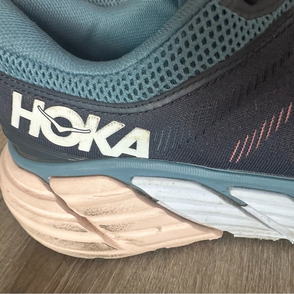 Hoka sneakers size 10.5 - Picture 4 of 10